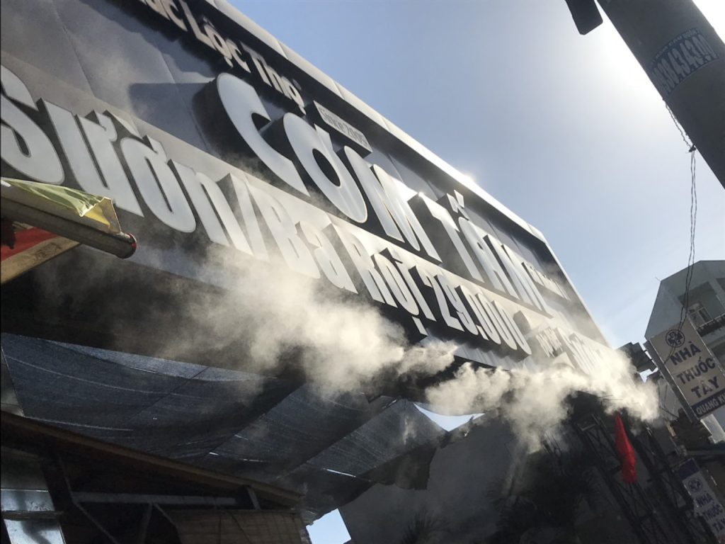 máy phun sương tưới lan