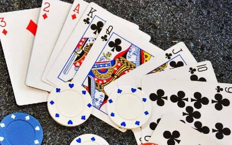 Kỹ thuật giấu bài để đánh lừa đối phương