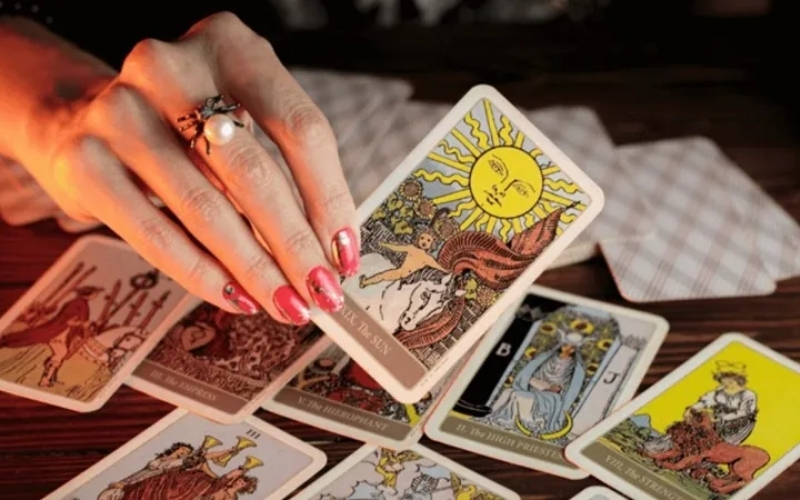 Tìm hiểu về lịch sử của các lá bài Tarot và bài Tây